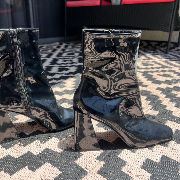 PrettyLittleThing Black Square Toe Ankle Boots - Picture 6 of 6